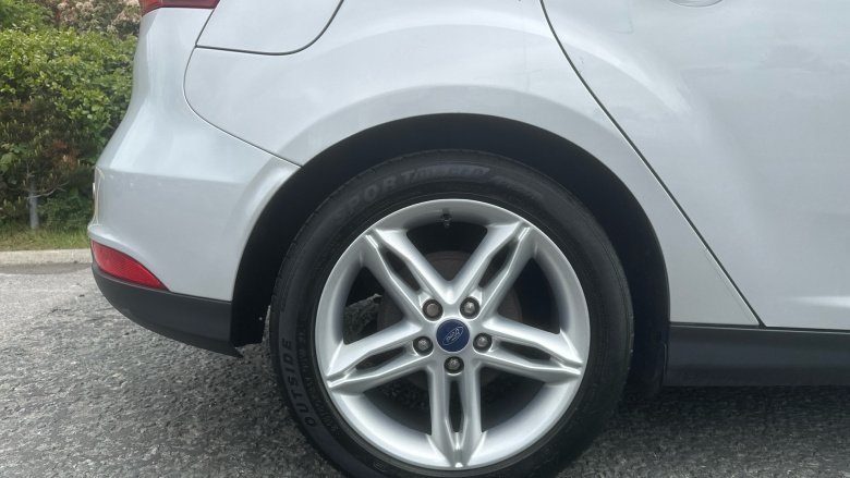 Ford Focus 1.5 TDCi 120 Titanium 5dr Diesel Hatchback